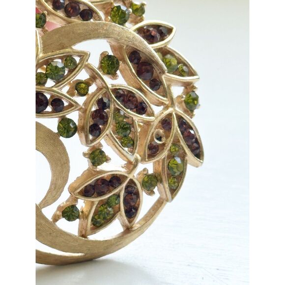 Crown Trifari Gold Tone Floral Brooch – Lime & Topaz Rhinestones 1 7/8" - Picture 4 of 5